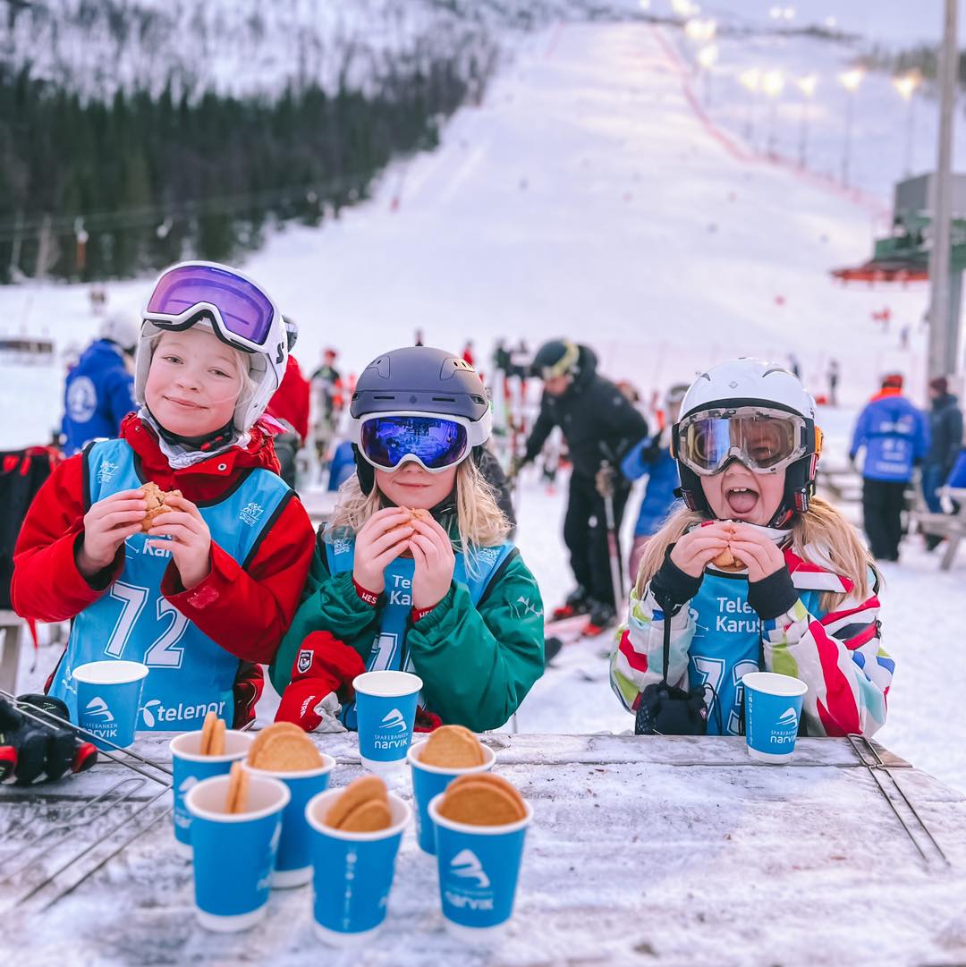 Små alpinister under sparebanken narvik alpin cup