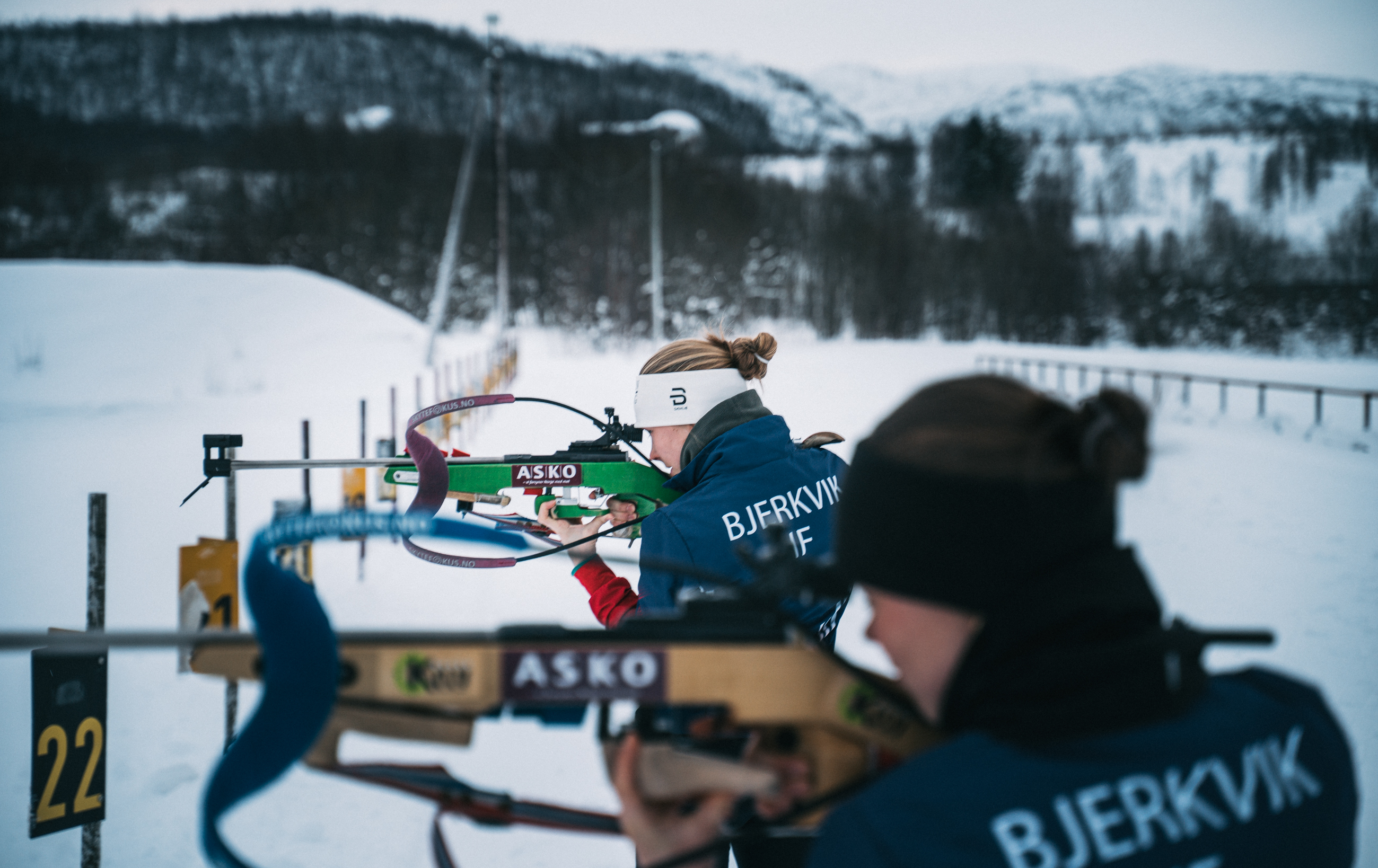Skiskyttere Nora og Martine Skog fra Bjerkvik IF